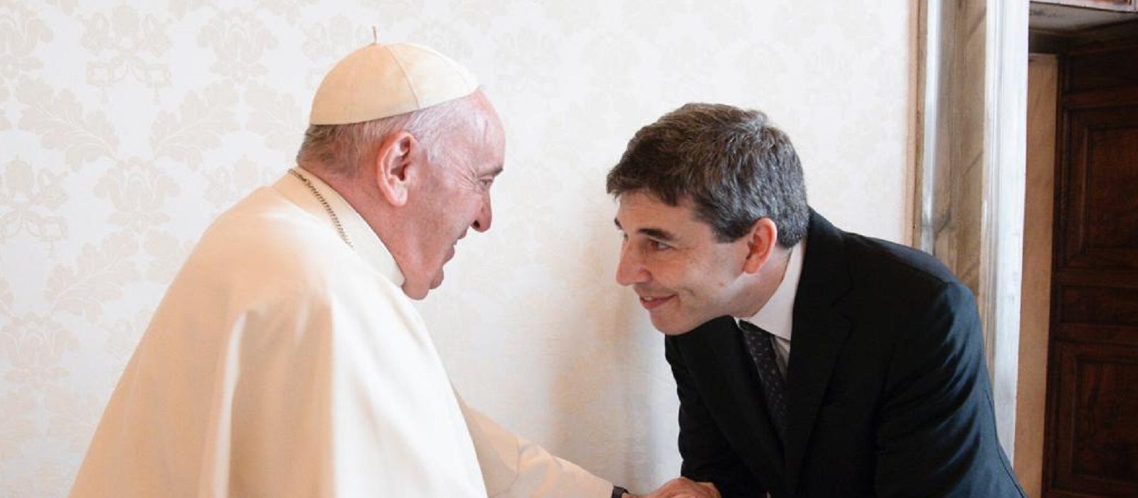 Alejandro Simon meets Pope 2